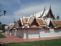 Wat Yai Suwannaram - Attractions