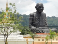 Wat Manisi Mahathat (Big Monk) - Attractions