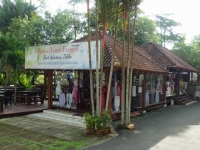 John and James Fashion - Shops