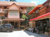 Holiday Hotel - Accommodation