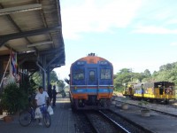 Tha Chana Train Station - Public Services