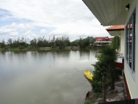 บ้านพักริมน้ำ - Accommodation
