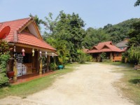 Ban Yoo Pen Suk Bungalows - Accommodation