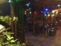 Hippies Bar & Restaurant - Restaurants