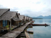 Krai Sorn Raft House - Accommodation